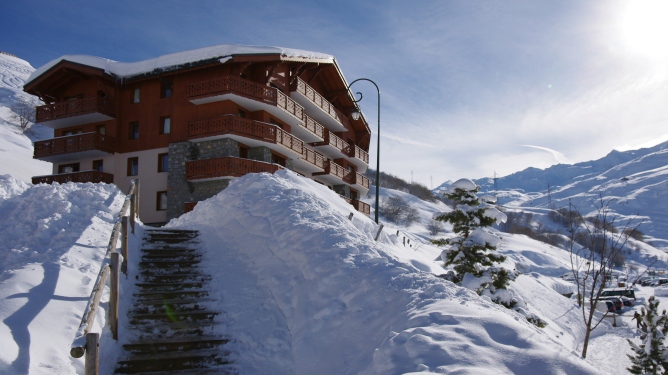 LES CHALETS DE L’ADONIS**** Les Menuires Savoie